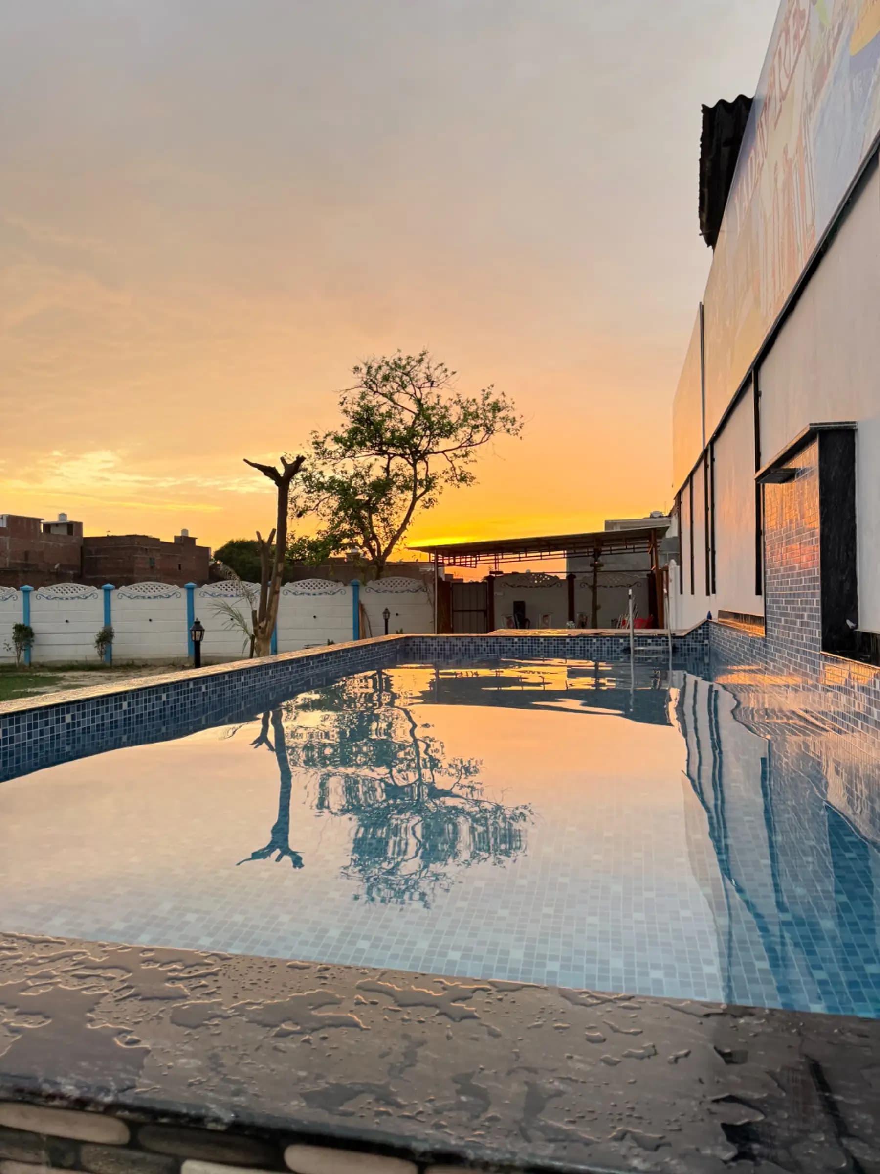 Photo 5 of 6 – 3 BHK farmhouse with a private pool in Malihabad, Lucknow (BMF-F648)