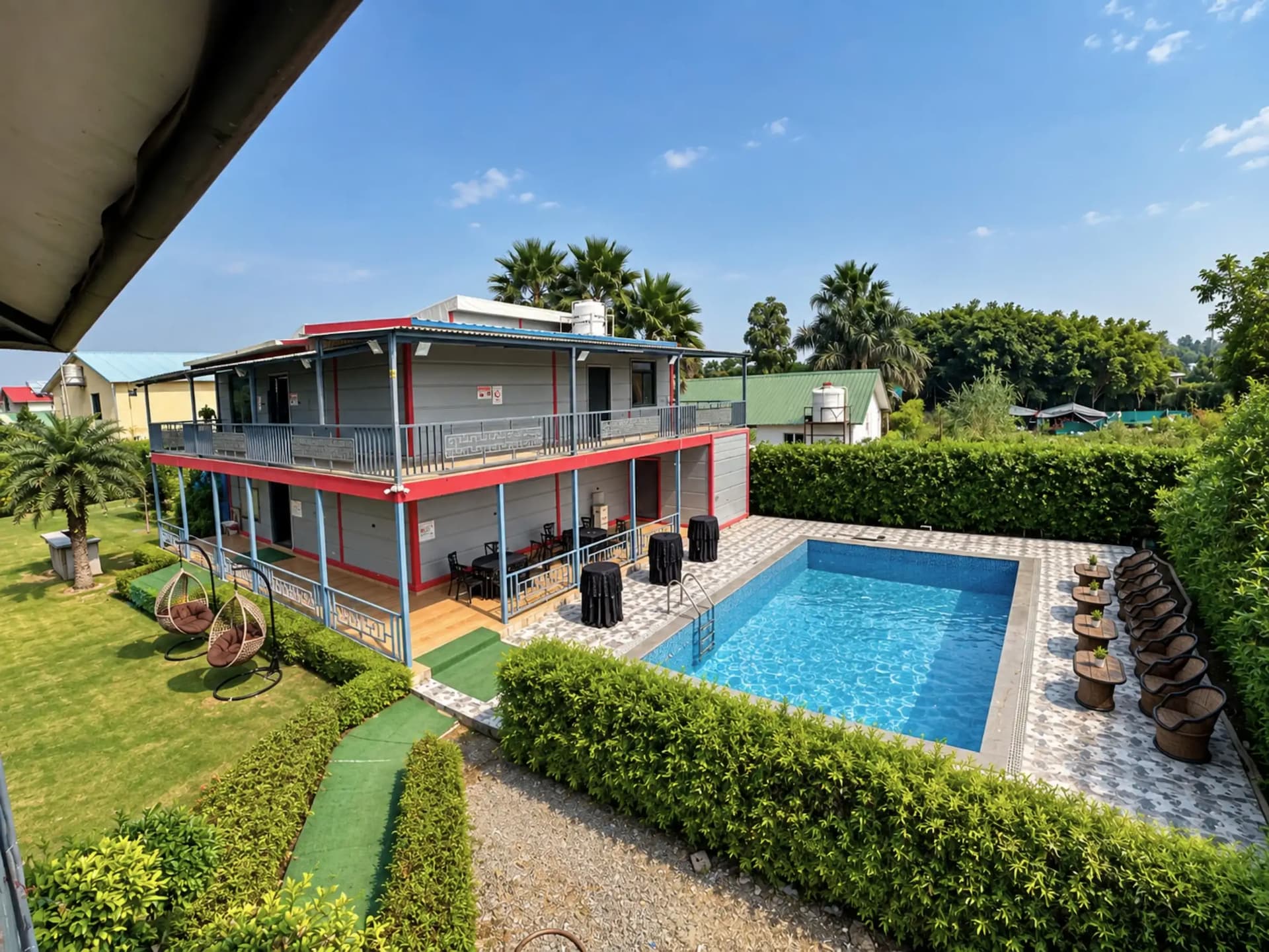 Photo 4 of 9 – 3 BHK farmhouse with a pool in Noida, Delhi (BMF-F649)