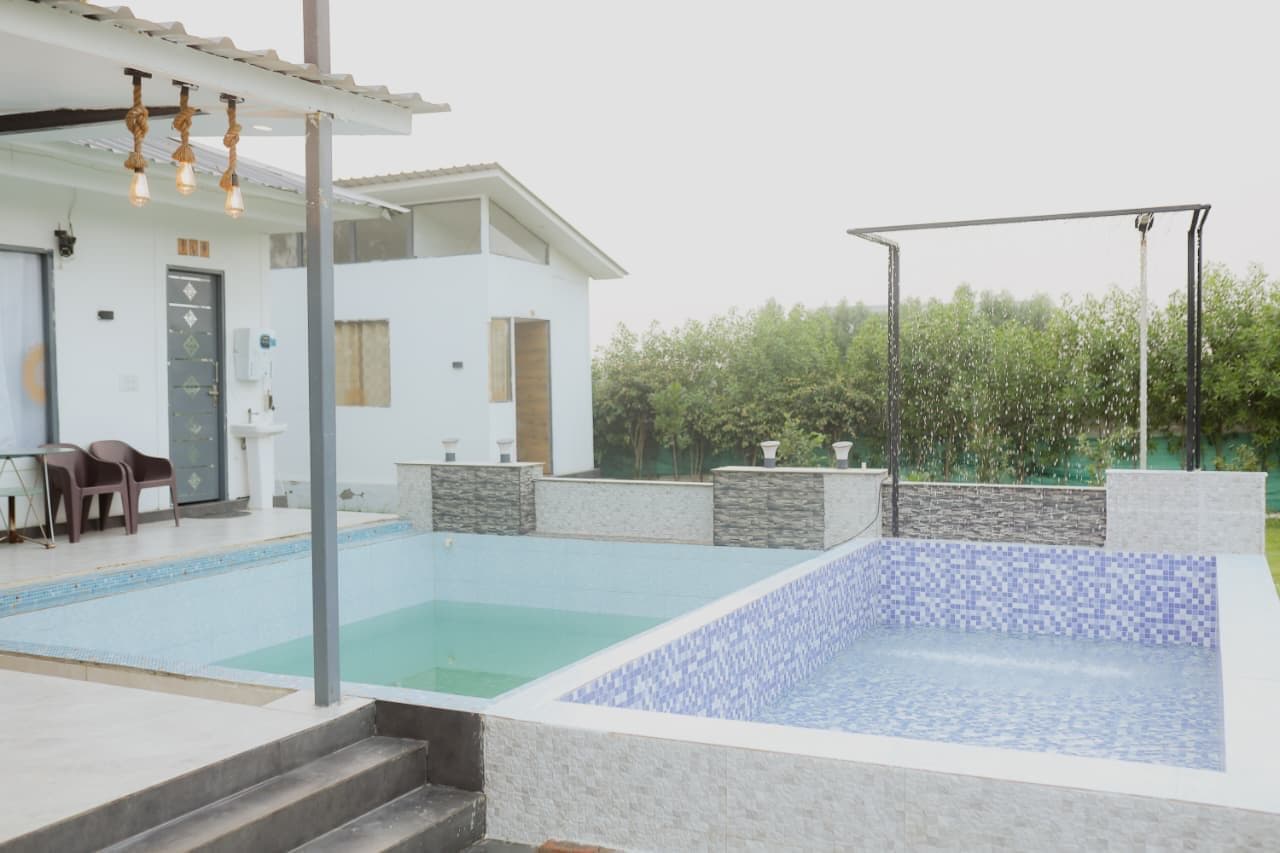 Photo 2 of 12 – 4 BHK farmhouse with a private pool in Noida, Delhi (BMF-F651)