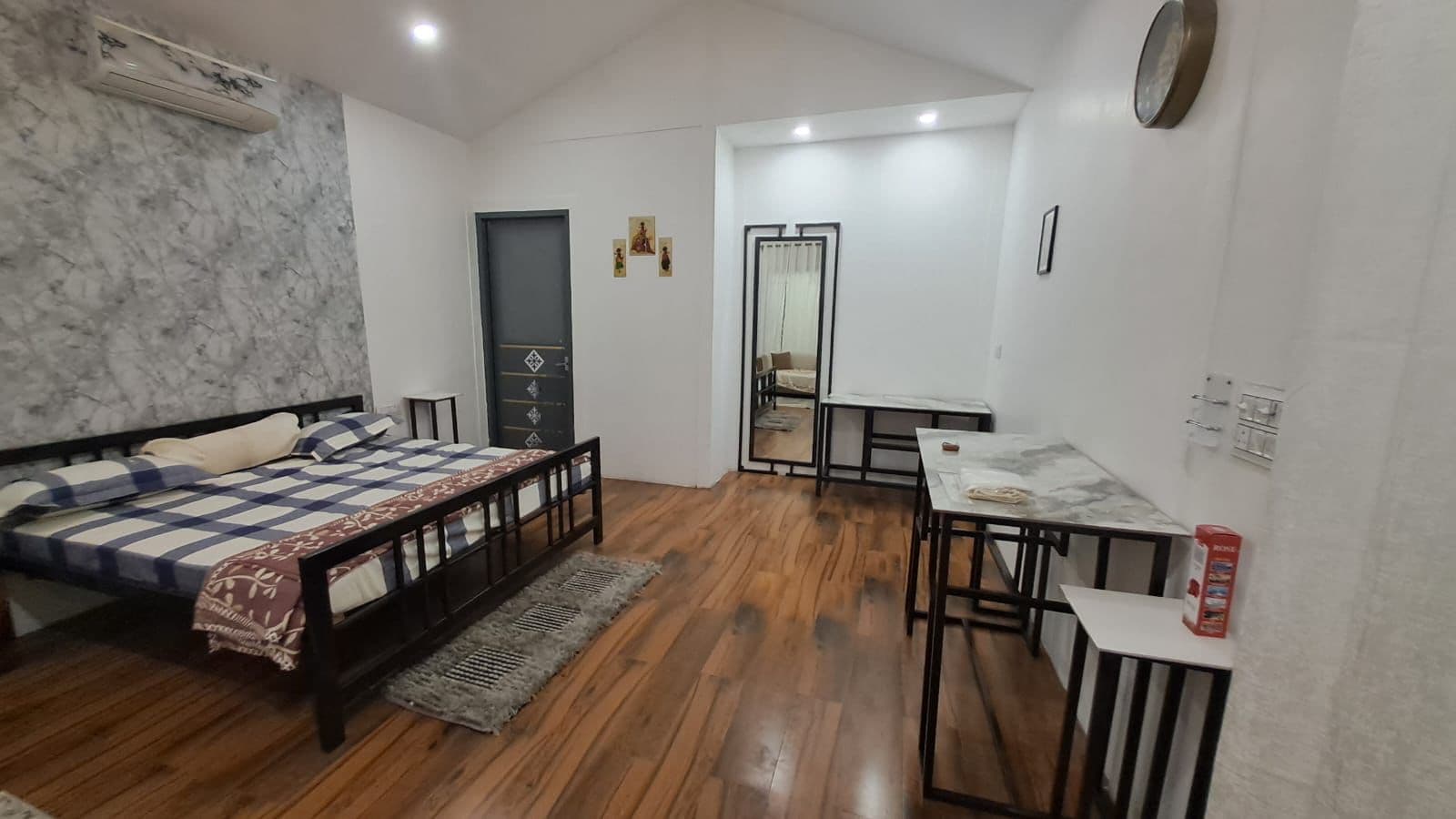 Photo 8 of 12 – 4 BHK farmhouse with a private pool in Noida, Delhi (BMF-F651)