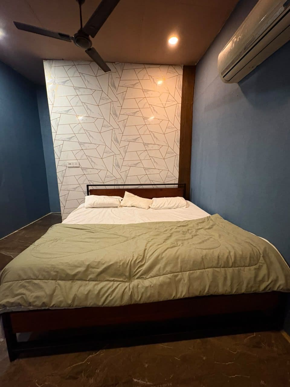 Photo 4 of 9 – 2 BHK farmhouse with a private pool in Mangliya Center, Indore (BMF-F572)