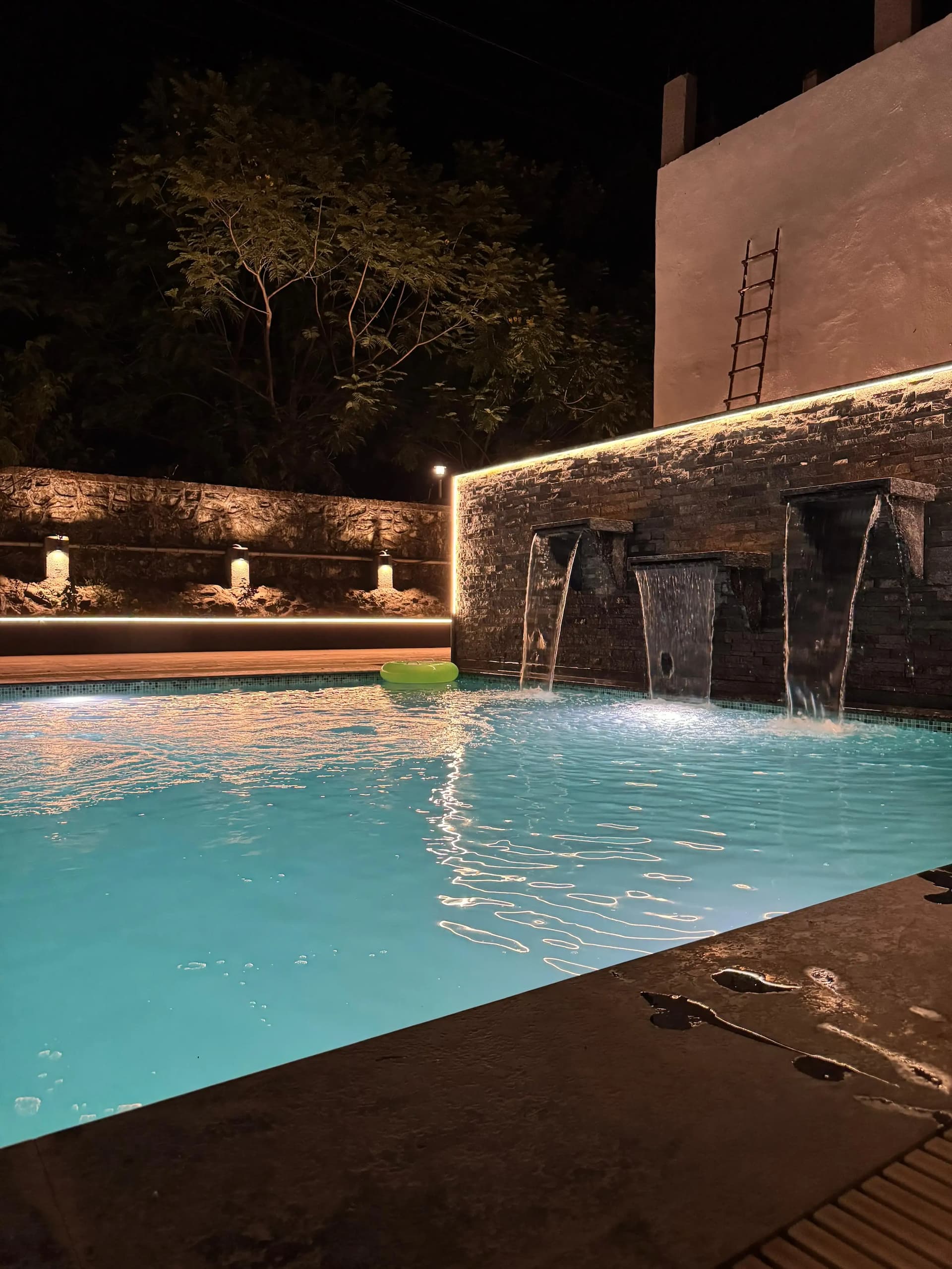Photo 12 of 23 – 4 BHK villa with a pool in Kalam Chowk, Karjat (BMF-V652)