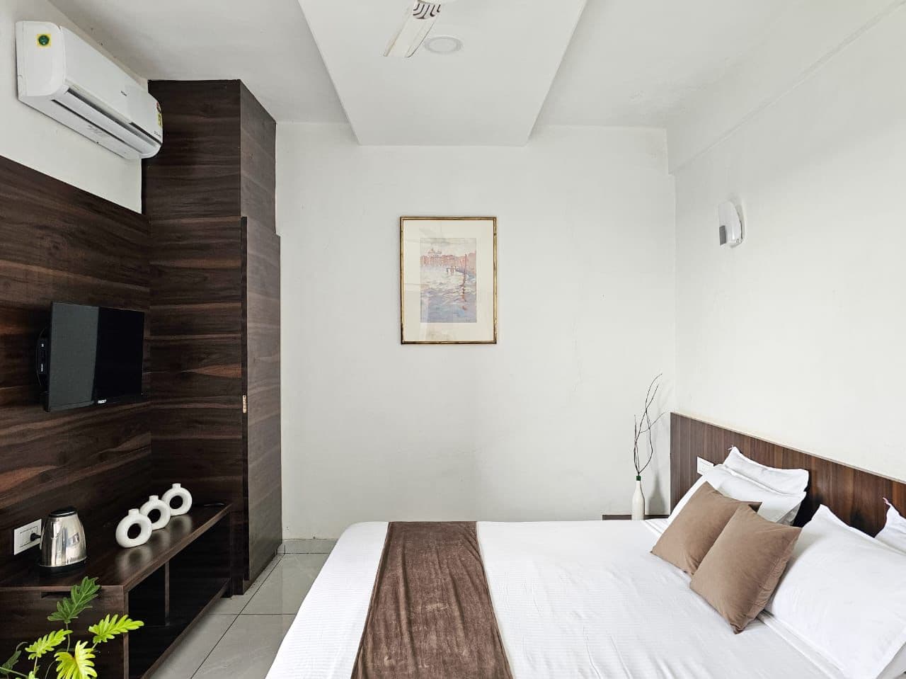 Photo 10 of 31 – 7 BHK villa with a private pool in Bhilar, Mahabaleshwar (BMF-V653)