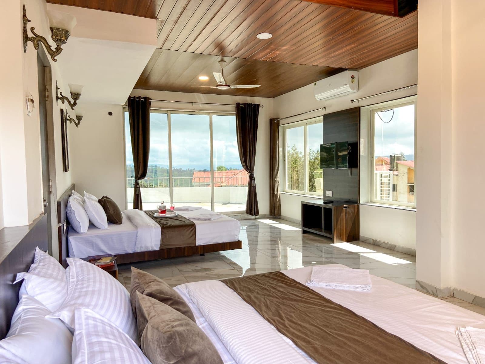 Photo 4 of 31 – 7 BHK villa with a private pool in Bhilar, Mahabaleshwar (BMF-V653)