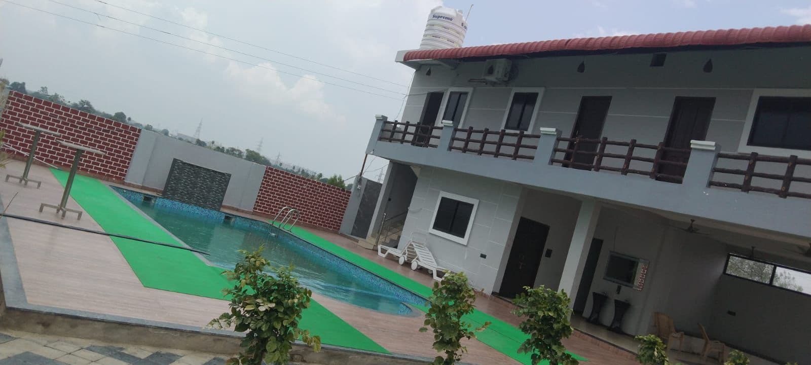Photo 8 of 10 – 3 BHK farmhouse with a private pool in Choithram School, Indore (BMF-F654)