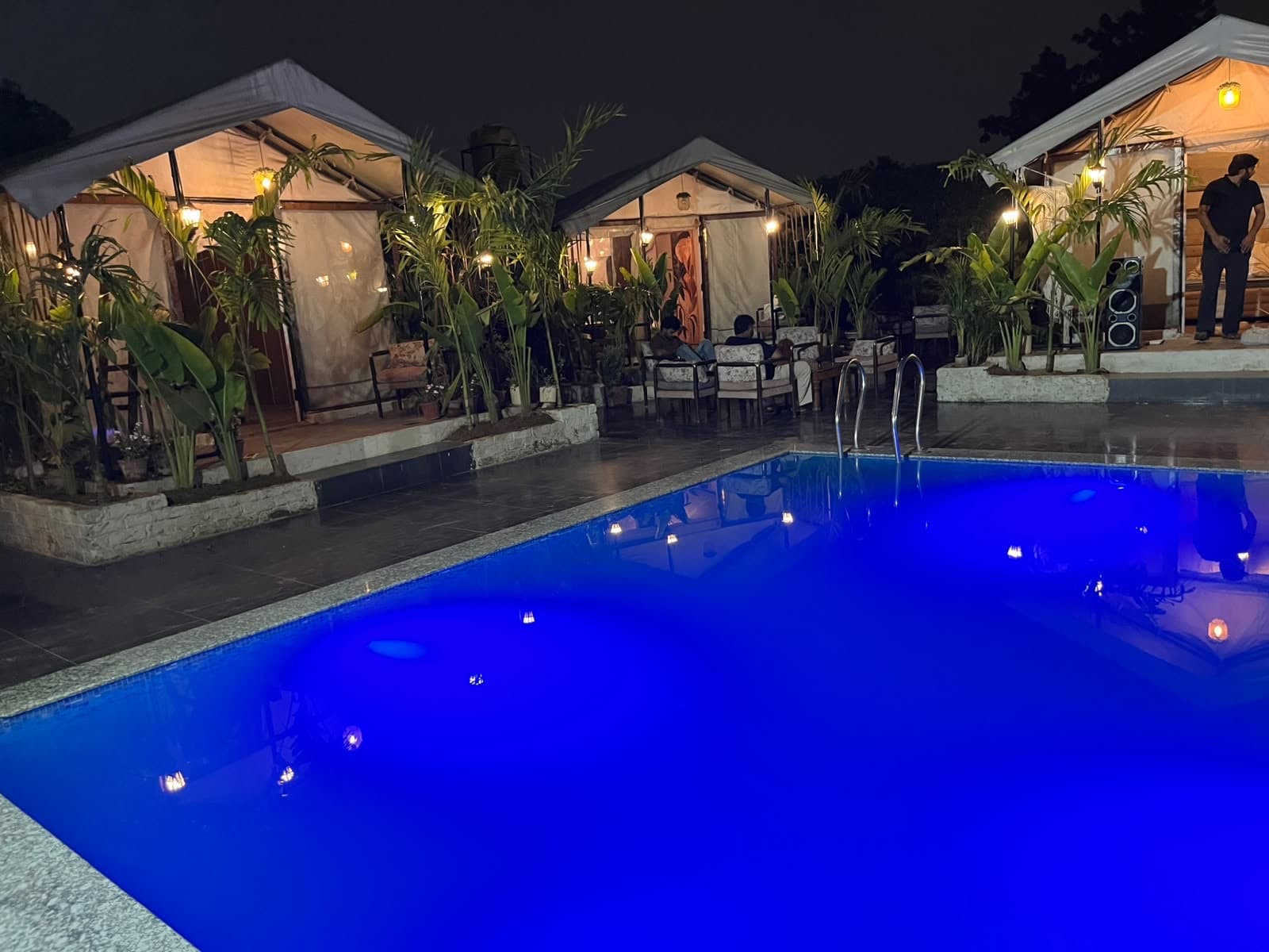 Photo 1 of 13 – 4 BHK farmhouse with a private pool in Chattarpur, Delhi (BMF-F655)