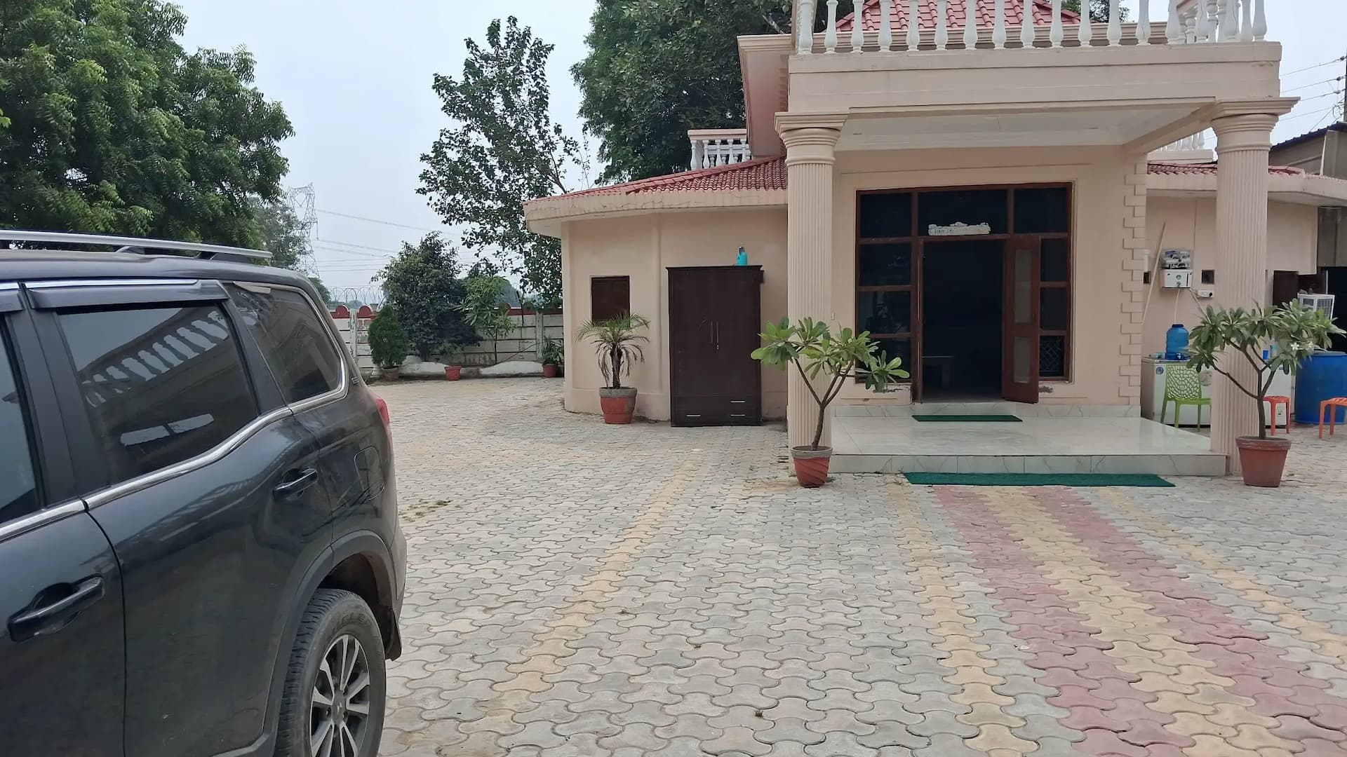 Photo 1 of 7 – 2 BHK farmhouse with a private pool in Gurugram, Delhi (BMF-F656)