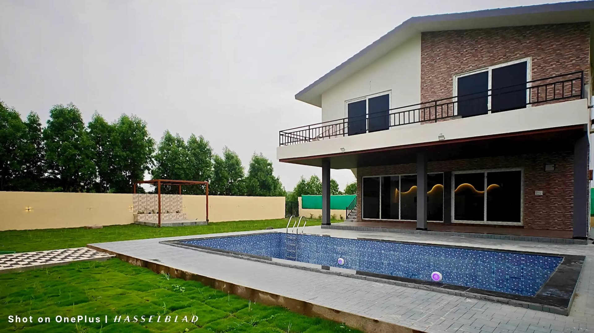 Resort with a private pool in Mangatta, Rajnandgaon (BMF-R592)