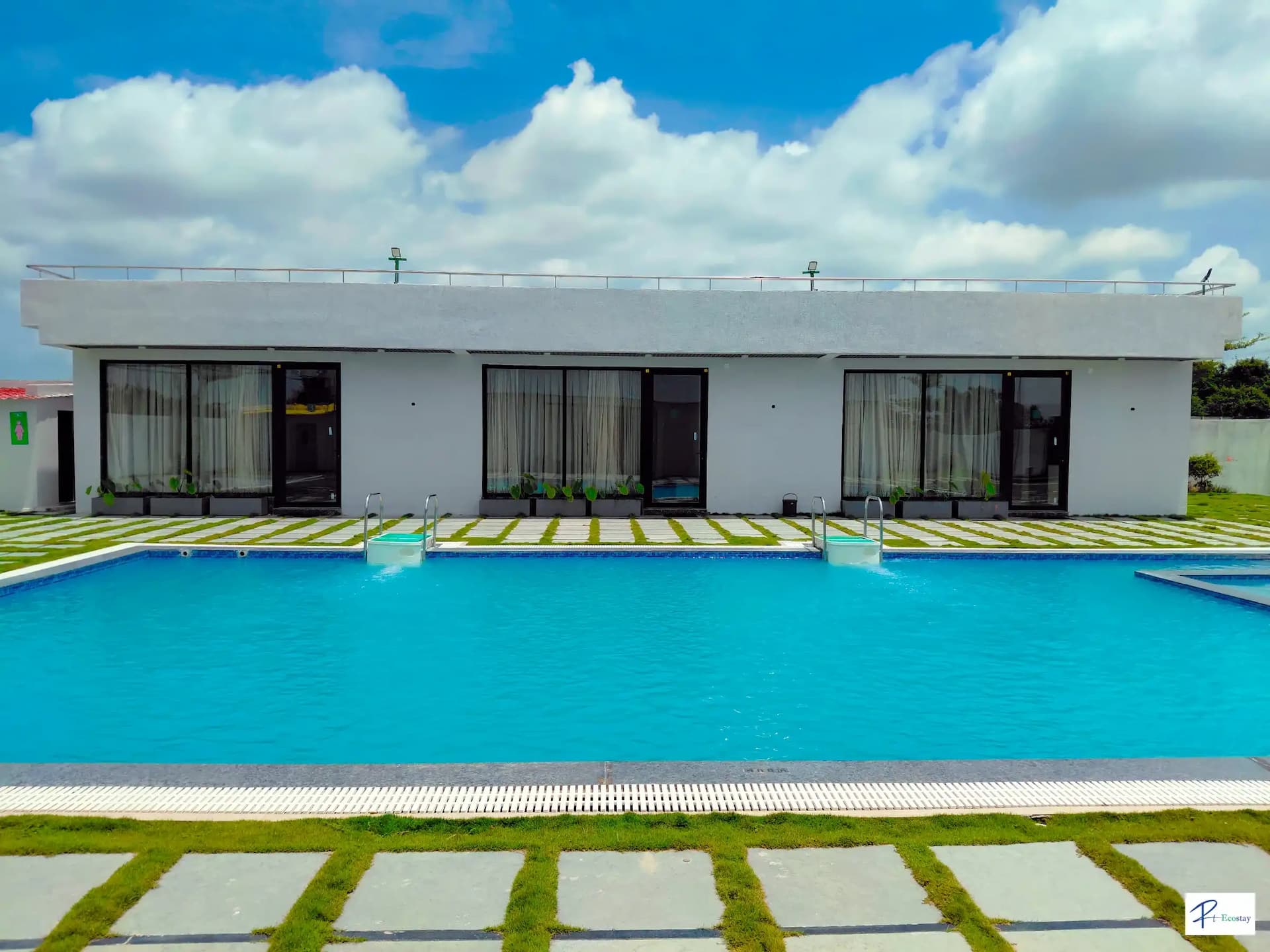 6 BHK farmhouse with a pool in Medchal, Hyderabad (BMF-F596)