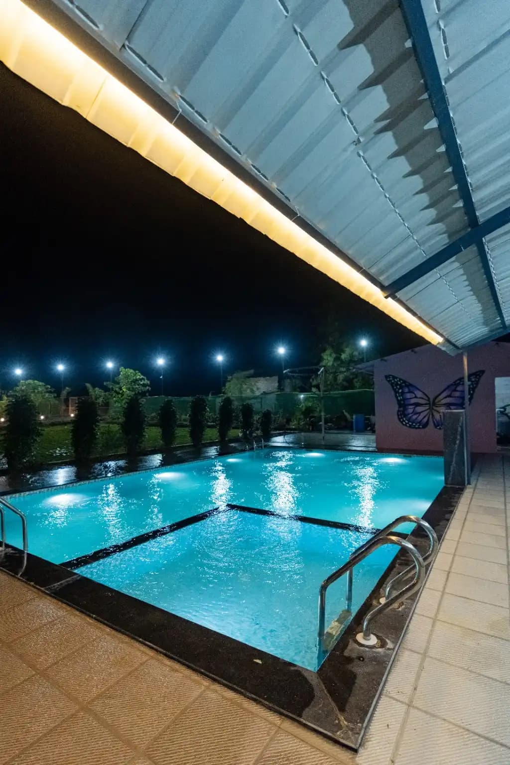 7-room resort with a pool in Kadav Market, Karjat (BMF-R610)
