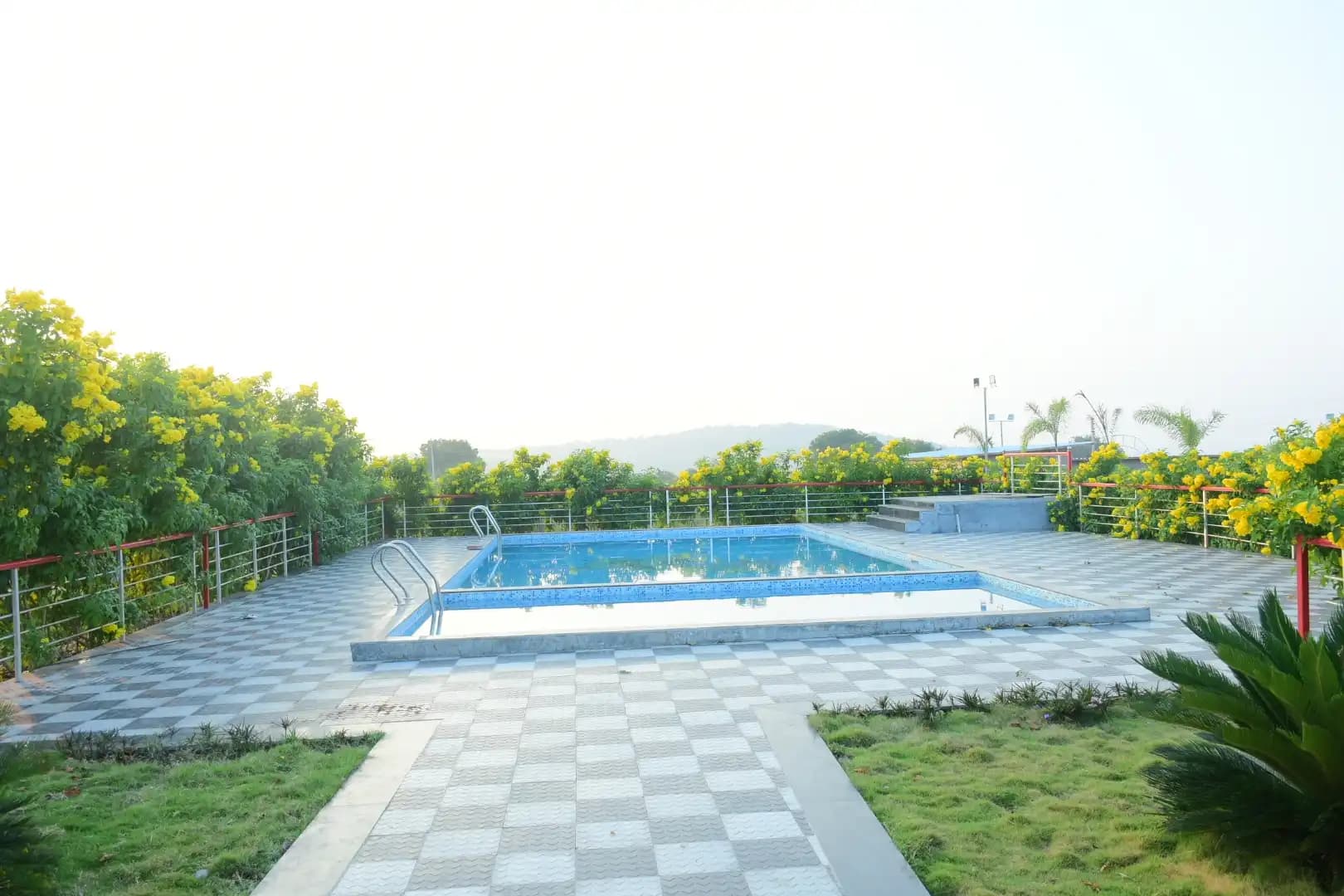 8-room resort with a pool in Balapur, Andhari (BMF-R626)