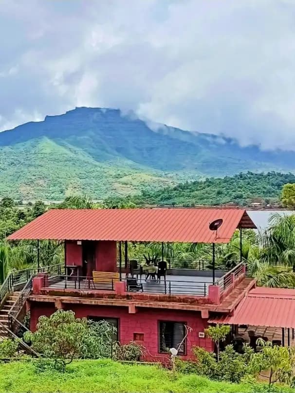 5-room resort with a pool in Vihir, Vadghar (BMF-R627)