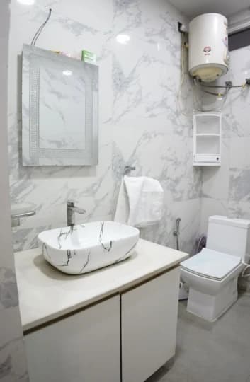 Photo 15 of 21 – 5 BHK villa with a private pool in Noida, Delhi (BMF-V394)