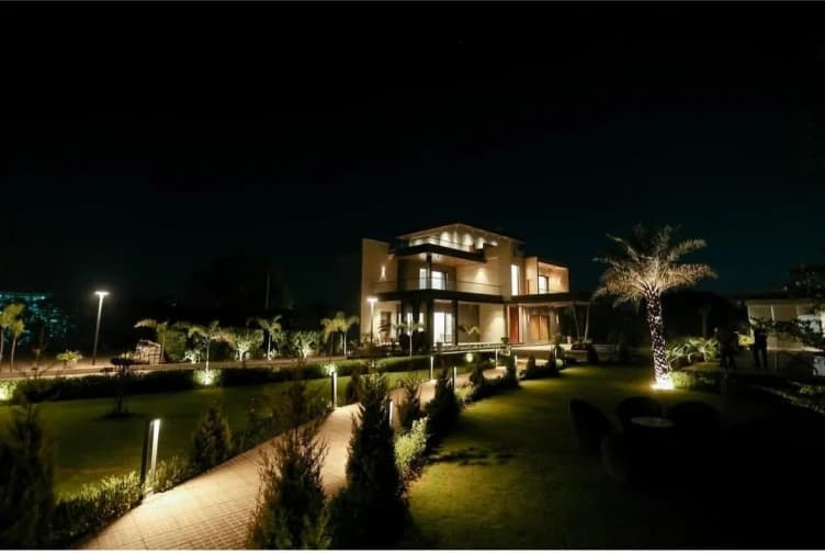 Photo 10 of 10 – 6 BHK villa with a pool in Gurugram, Delhi (BMF-V459)