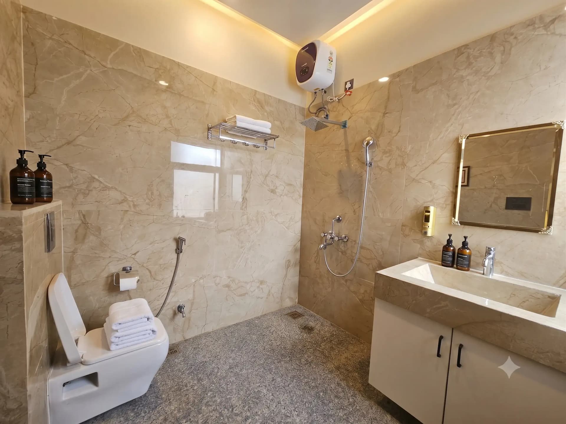 Photo 11 of 19 – 6 BHK farmhouse with a private pool in Bassi, Jaipur (BMF-F582)