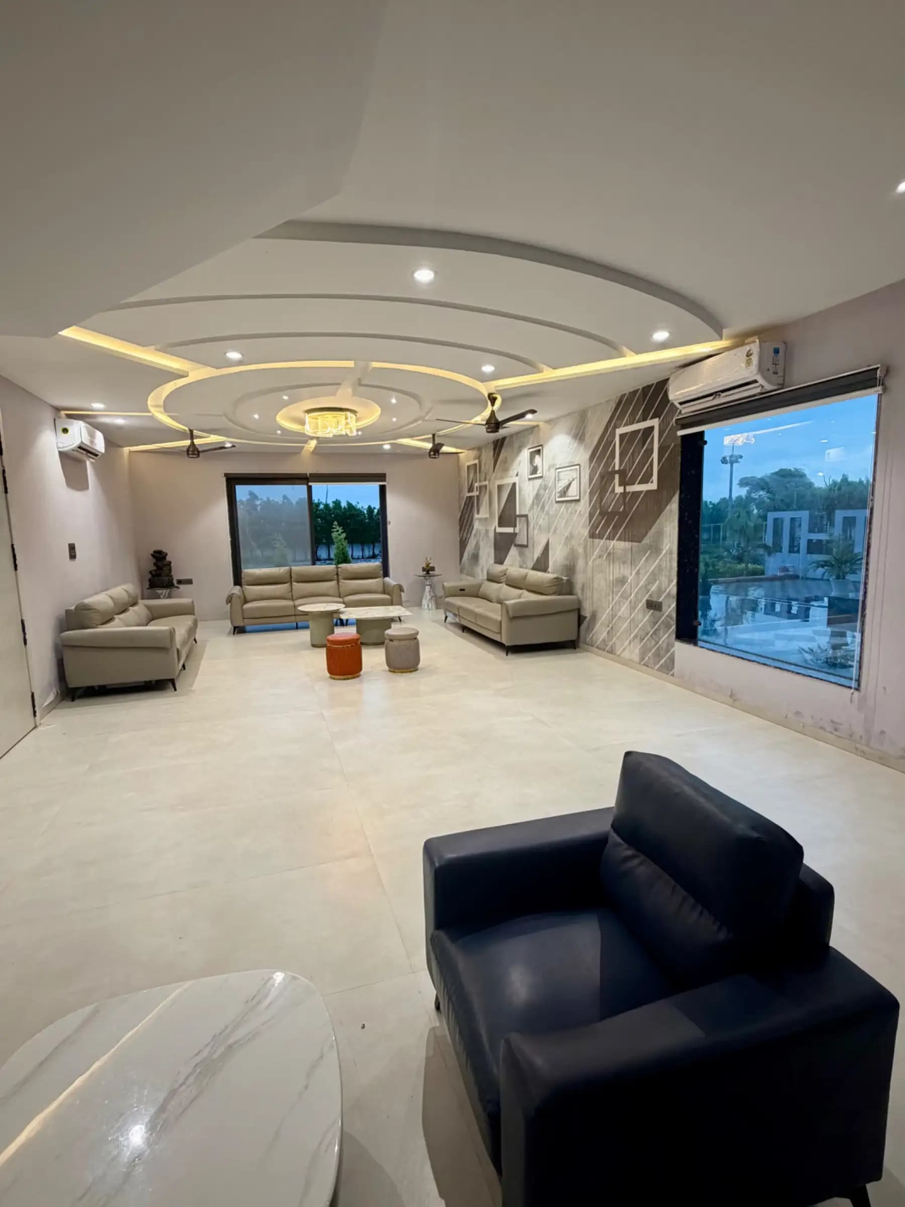 Photo 2 of 17 – 7 BHK farmhouse with a pool in Ujjain Bypass, Indore (BMF-F589)