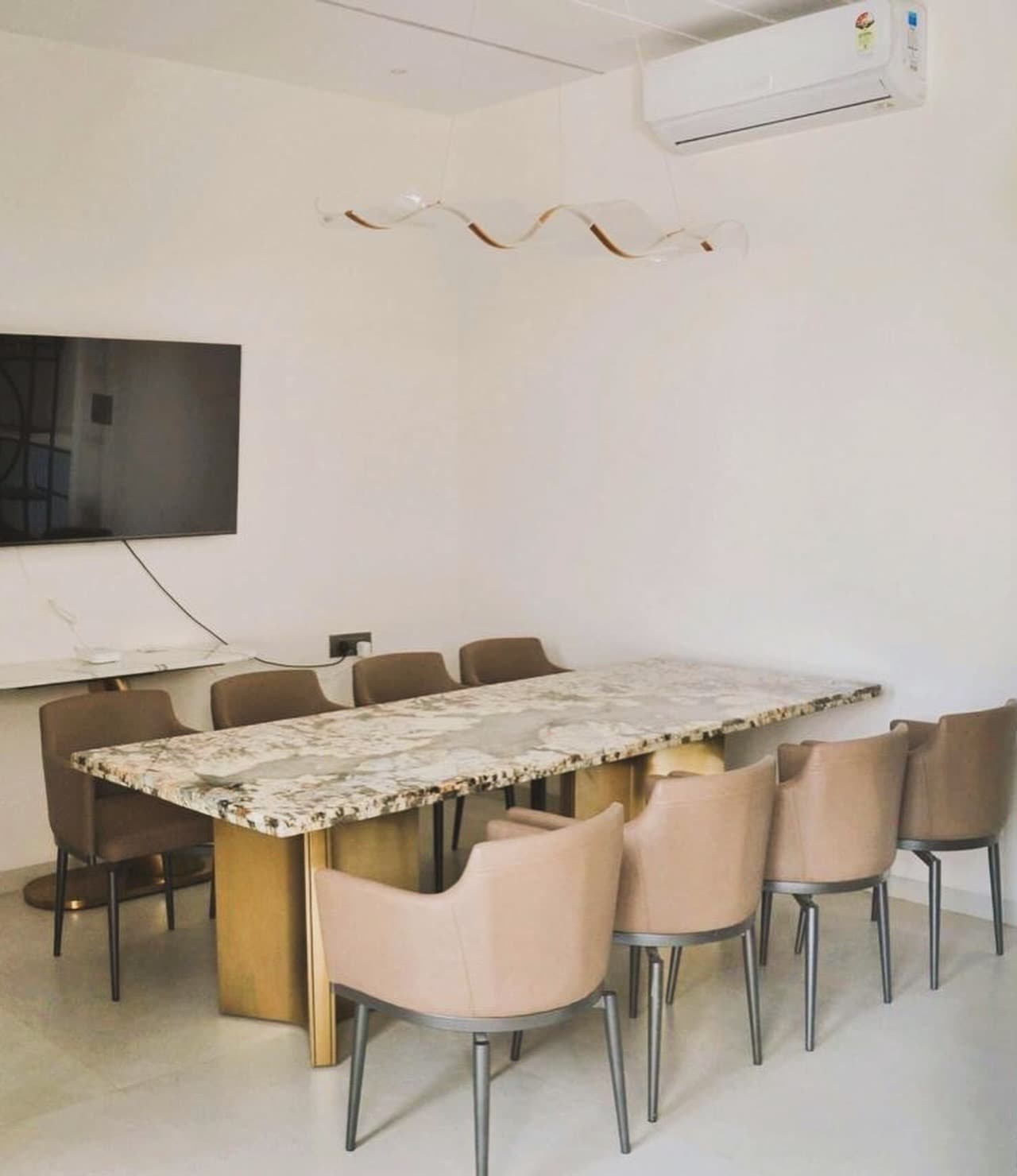 Photo 6 of 17 – 7 BHK farmhouse with a pool in Ujjain Bypass, Indore (BMF-F589)
