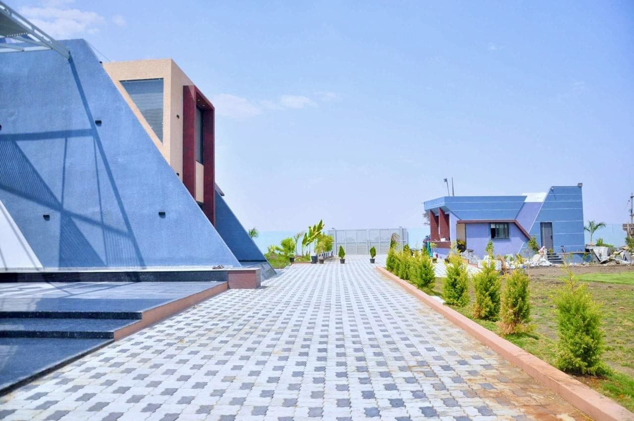 Photo 16 of 17 – 7 BHK farmhouse with a pool in Ujjain Bypass, Indore (BMF-F589)